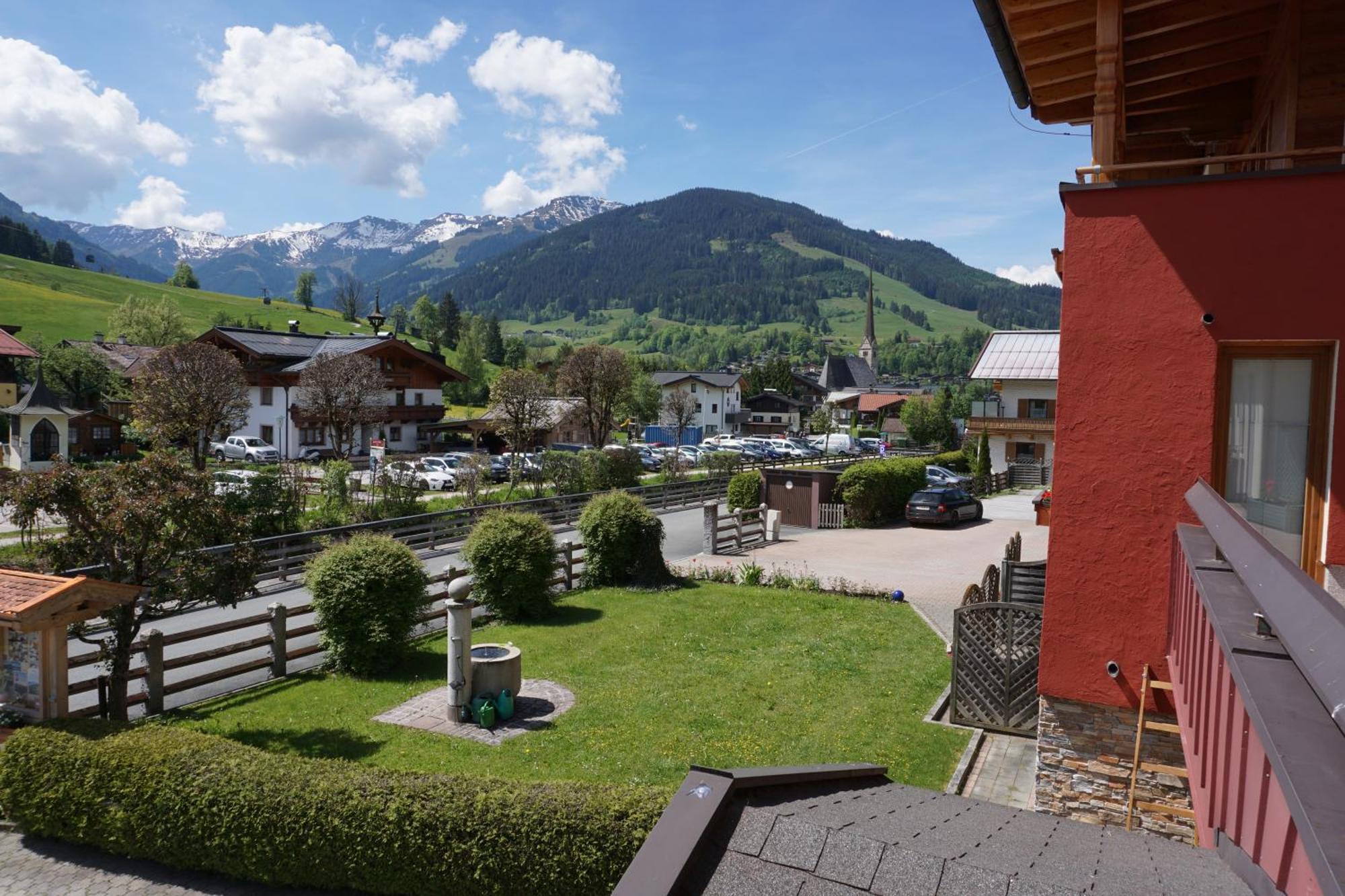 Pension & Appartements Anny Maria Alm am Steinernen Meer Exterior foto