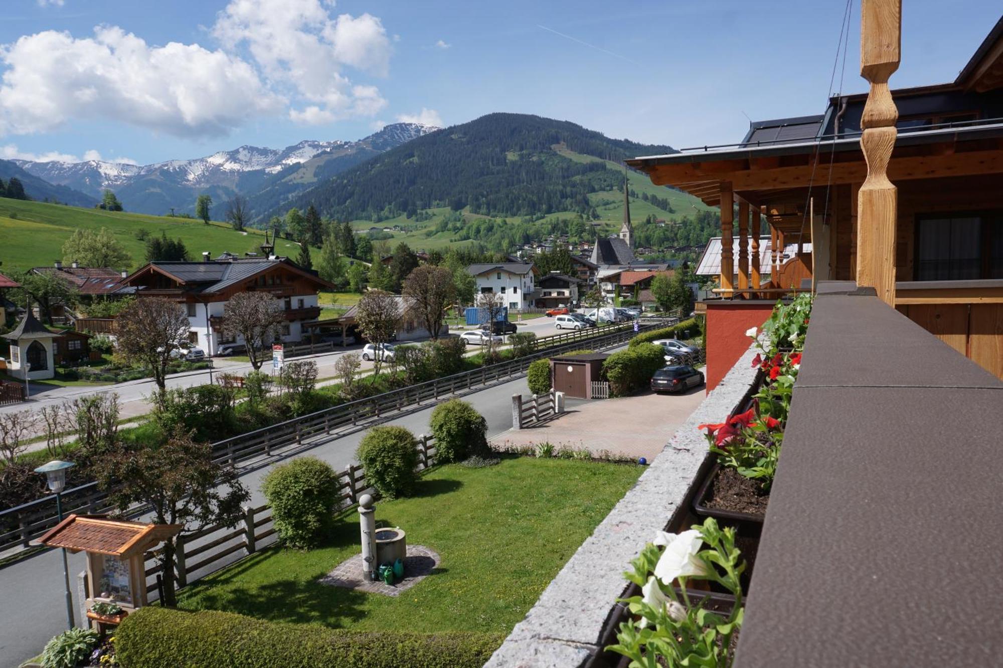 Pension & Appartements Anny Maria Alm am Steinernen Meer Exterior foto